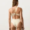 Trikinis mit asymmetrischen Trägern Trikinis mit asymmetrischen Trägern