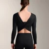 Vielseitig tragbares, langärmeliges Lyocell-Mischung-T-Shirt mit Knoten Vielseitig tragbares, langärmeliges Lyocell-Mischung-T-Shirt mit Knoten