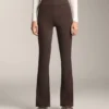 Warme Flare-Hose mit hoher Leibhöhe und Taschen Warme Flare-Hose mit hoher Leibhöhe und Taschen
