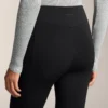Warme Flare-Hose mit hoher Leibhöhe und Taschen Warme Flare-Hose mit hoher Leibhöhe und Taschen