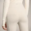 Warme Flare-Hose mit hoher Leibhöhe und Taschen Warme Flare-Hose mit hoher Leibhöhe und Taschen