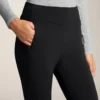 Warme Flare-Hose mit hoher Leibhöhe und Taschen Warme Flare-Hose mit hoher Leibhöhe und Taschen