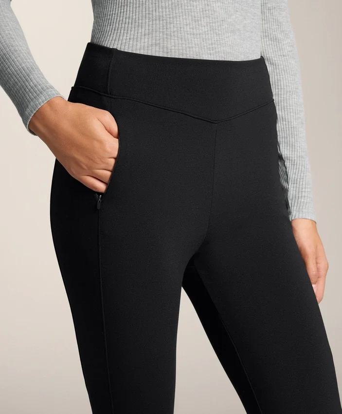 Warme Flare-Hose mit hoher Leibhöhe und Taschen Warme Flare-Hose mit hoher Leibhöhe und Taschen
