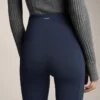 Warme Flare-Hose mit hoher Leibhöhe und Taschen Warme Flare-Hose mit hoher Leibhöhe und Taschen
