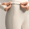 Warme Flare-Hose mit hoher Leibhöhe und Taschen Warme Flare-Hose mit hoher Leibhöhe und Taschen