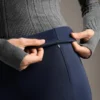Warme Flare-Hose mit hoher Leibhöhe und Taschen Warme Flare-Hose mit hoher Leibhöhe und Taschen