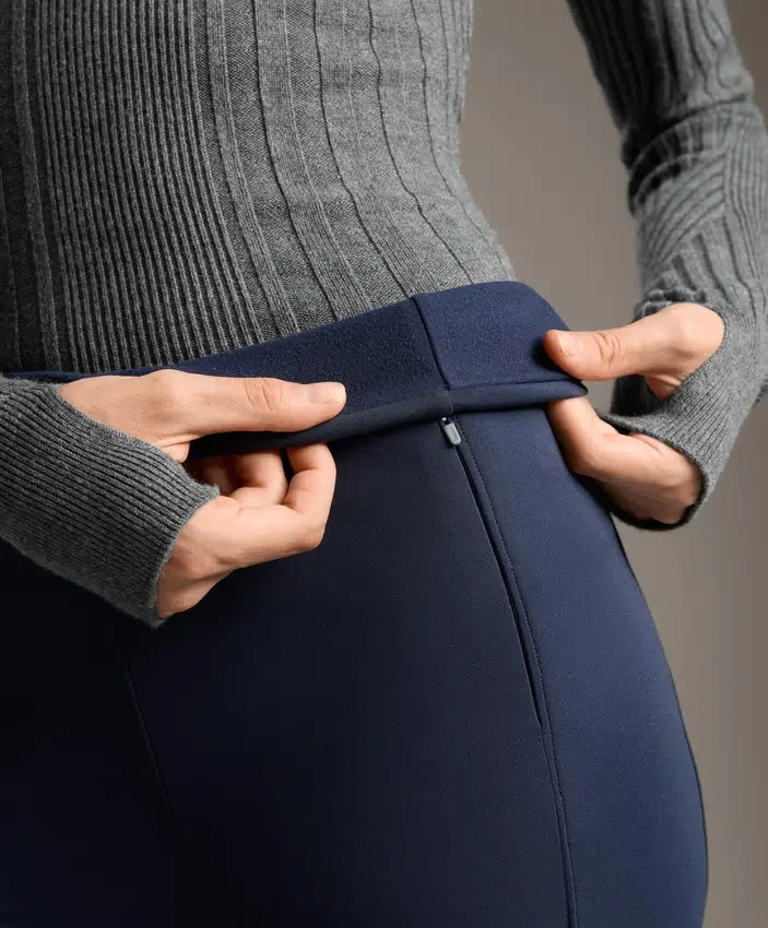 Warme Flare-Hose mit hoher Leibhöhe und Taschen Warme Flare-Hose mit hoher Leibhöhe und Taschen