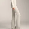 Warme Flare-Hose mit hoher Leibhöhe und Taschen Warme Flare-Hose mit hoher Leibhöhe und Taschen