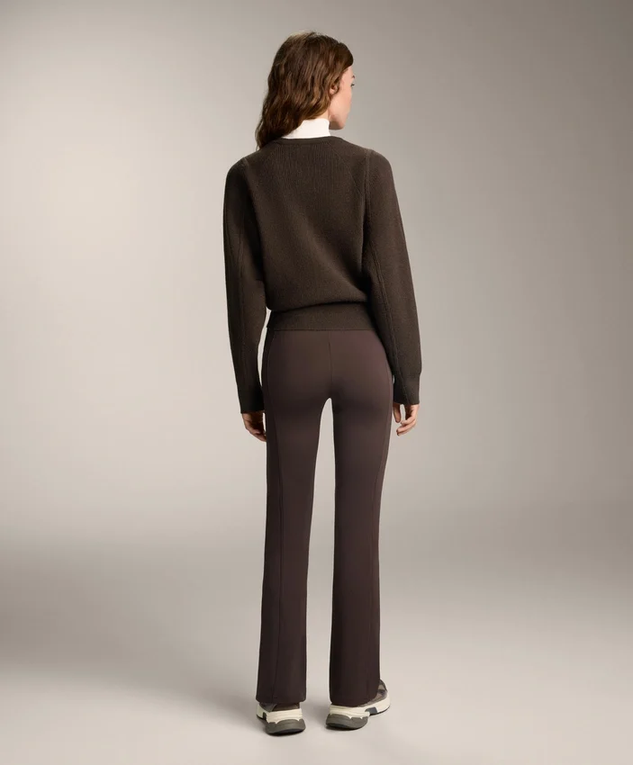 Warme Flare-Hose mit hoher Leibhöhe und Taschen Warme Flare-Hose mit hoher Leibhöhe und Taschen