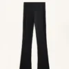 Warme Flare-Hose mit hoher Leibhöhe und Taschen Warme Flare-Hose mit hoher Leibhöhe und Taschen