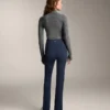 Warme Flare-Hose mit hoher Leibhöhe und Taschen Warme Flare-Hose mit hoher Leibhöhe und Taschen