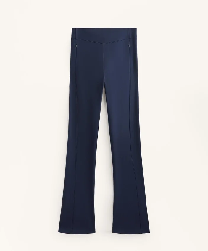 Warme Flare-Hose mit hoher Leibhöhe und Taschen Warme Flare-Hose mit hoher Leibhöhe und Taschen