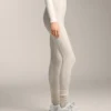 Warme, hoch geschnittene, knöchellange Leggings mit Taschen, 70 cm Warme, hoch geschnittene, knöchellange Leggings mit Taschen, 70 cm