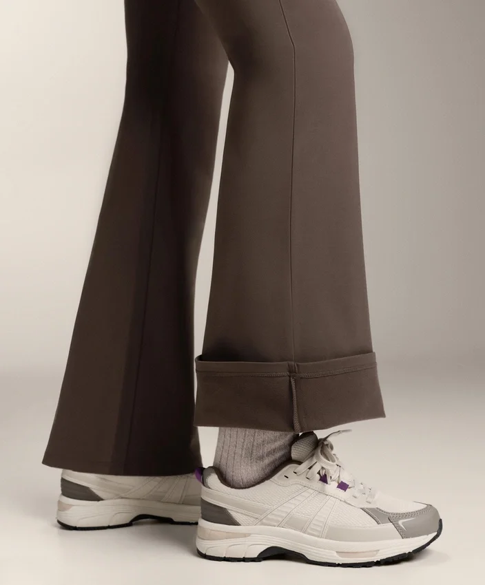 Warme Umstandshose mit weitem Bein Warme Umstandshose mit weitem Bein