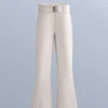 Wasserabweisende, hoch geschnittene Stretch-Skihose mit ausgestelltem Bein Wasserabweisende, hoch geschnittene Stretch-Skihose mit ausgestelltem Bein