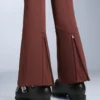 Wasserabweisende, hoch geschnittene Stretch-Skihose mit ausgestelltem Bein Wasserabweisende, hoch geschnittene Stretch-Skihose mit ausgestelltem Bein