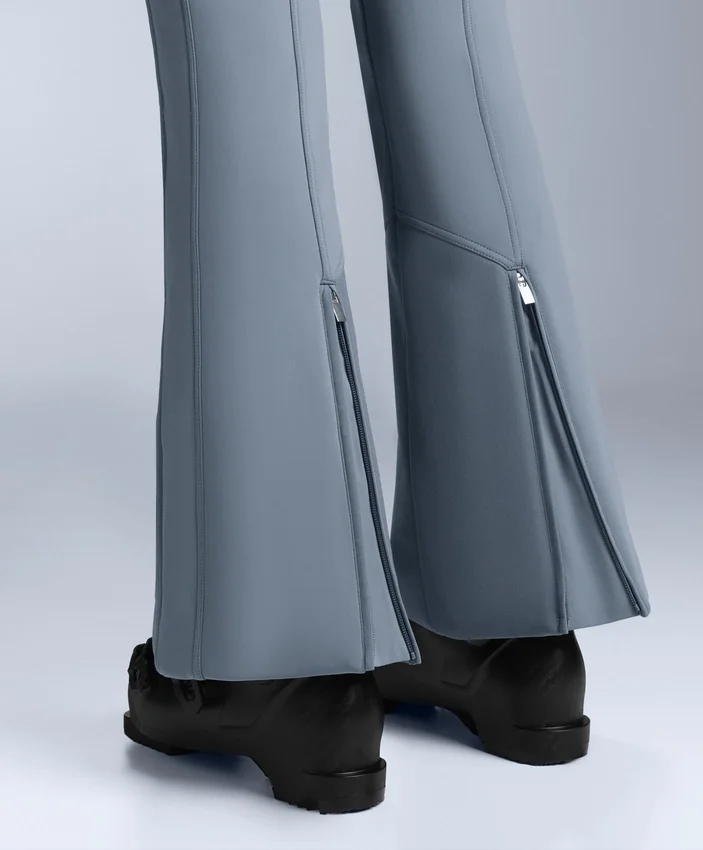 Wasserabweisende, hoch geschnittene Stretch-Skihose mit ausgestelltem Bein Wasserabweisende, hoch geschnittene Stretch-Skihose mit ausgestelltem Bein
