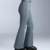 Wasserabweisende, hoch geschnittene Stretch-Skihose mit ausgestelltem Bein Wasserabweisende, hoch geschnittene Stretch-Skihose mit ausgestelltem Bein