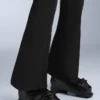 Wasserabweisende, hoch geschnittene Stretch-Skihose mit ausgestelltem Bein