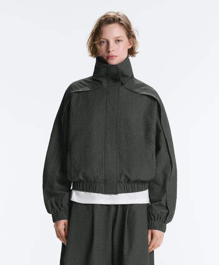 Wasserabweisende Nylon-Jacke im Karomuster Wasserabweisende Nylon-Jacke im Karomuster