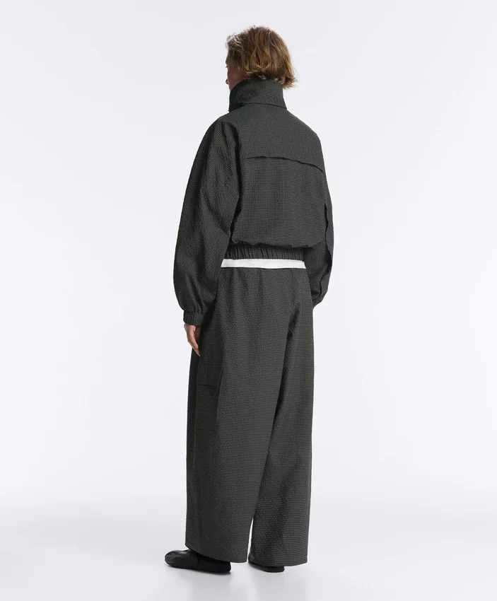 Wasserabweisende Nylon-Jacke im Karomuster Wasserabweisende Nylon-Jacke im Karomuster