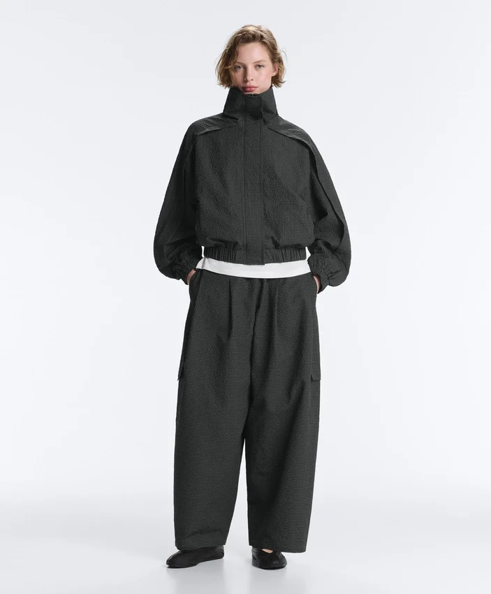 Wasserabweisende Nylon-Jacke im Karomuster Wasserabweisende Nylon-Jacke im Karomuster