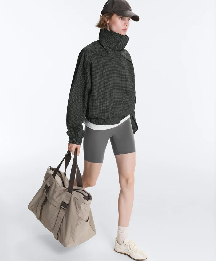 Wasserabweisende Nylon-Jacke im Karomuster Wasserabweisende Nylon-Jacke im Karomuster