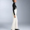 Wasserabweisende Ski-Latzhose mit ausgestelltem Bein Wasserabweisende Ski-Latzhose mit ausgestelltem Bein