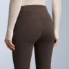 Wasserabweisende Stretch-Skihose mit ausgestelltem Bein Wasserabweisende Stretch-Skihose mit ausgestelltem Bein