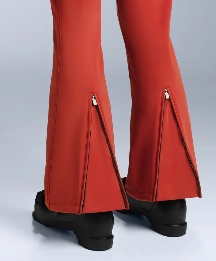 Wasserabweisende Stretch-Skihose mit ausgestelltem Bein Wasserabweisende Stretch-Skihose mit ausgestelltem Bein