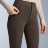 Wasserabweisende Stretch-Skihose mit ausgestelltem Bein Wasserabweisende Stretch-Skihose mit ausgestelltem Bein