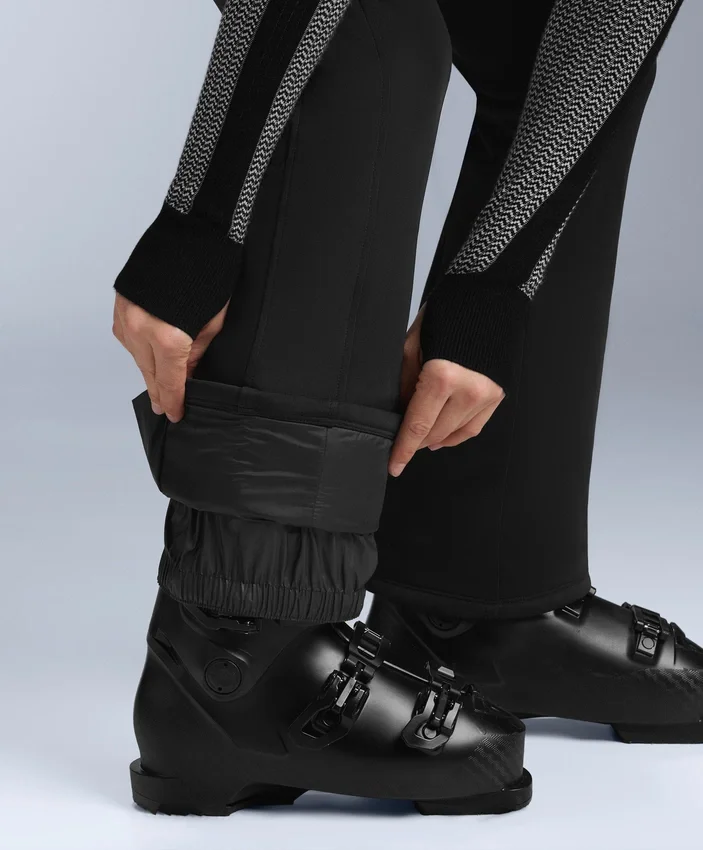 Wasserabweisende Stretch-Skihose mit ausgestelltem Bein Wasserabweisende Stretch-Skihose mit ausgestelltem Bein
