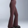 Wasserabweisende Stretch-Skihose mit ausgestelltem Bein Wasserabweisende Stretch-Skihose mit ausgestelltem Bein
