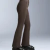 Wasserabweisende Stretch-Skihose mit ausgestelltem Bein Wasserabweisende Stretch-Skihose mit ausgestelltem Bein