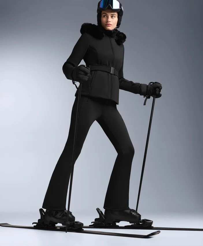 Wasserabweisende Stretch-Skihose mit ausgestelltem Bein Wasserabweisende Stretch-Skihose mit ausgestelltem Bein