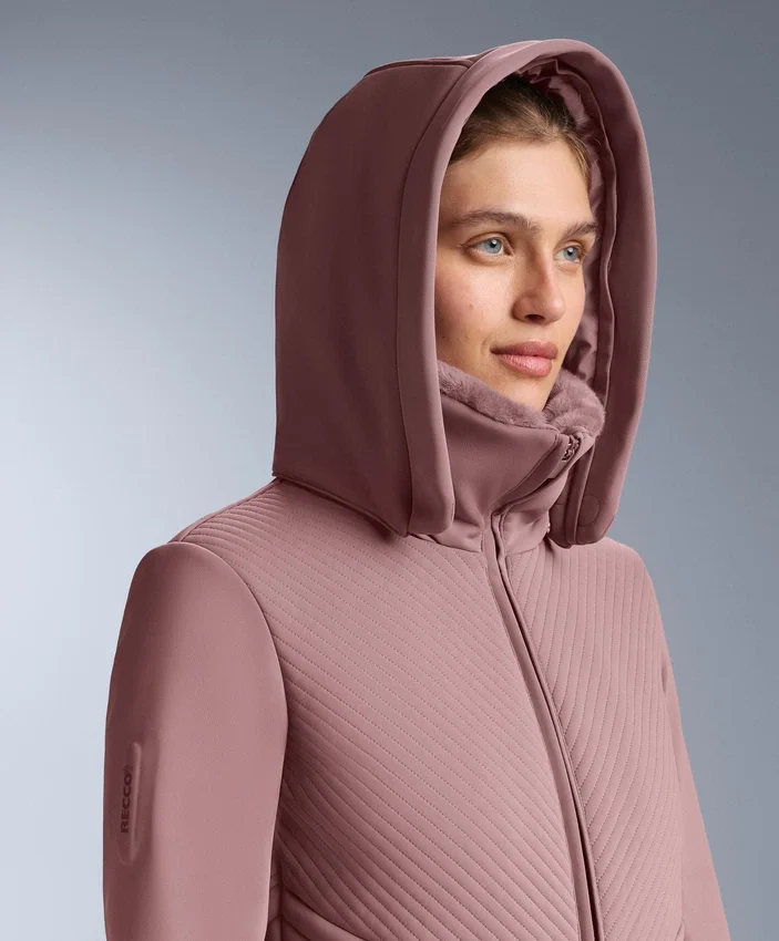 Wasserabweisender, figurbetonter Stretch-Jumpsuit für Skifahren Wasserabweisender, figurbetonter Stretch-Jumpsuit für Skifahren