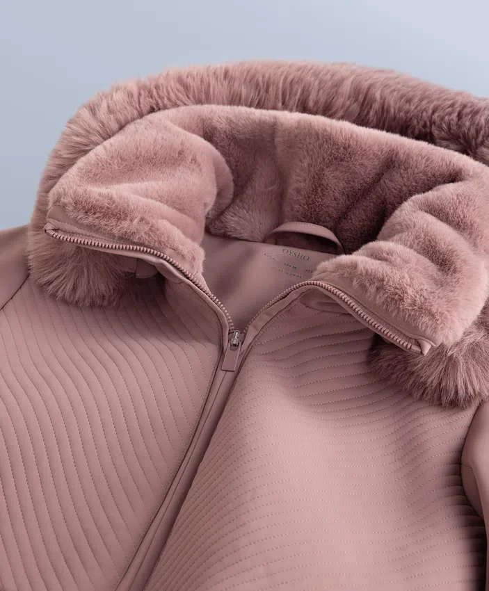 Wasserabweisender, figurbetonter Stretch-Jumpsuit für Skifahren Wasserabweisender, figurbetonter Stretch-Jumpsuit für Skifahren
