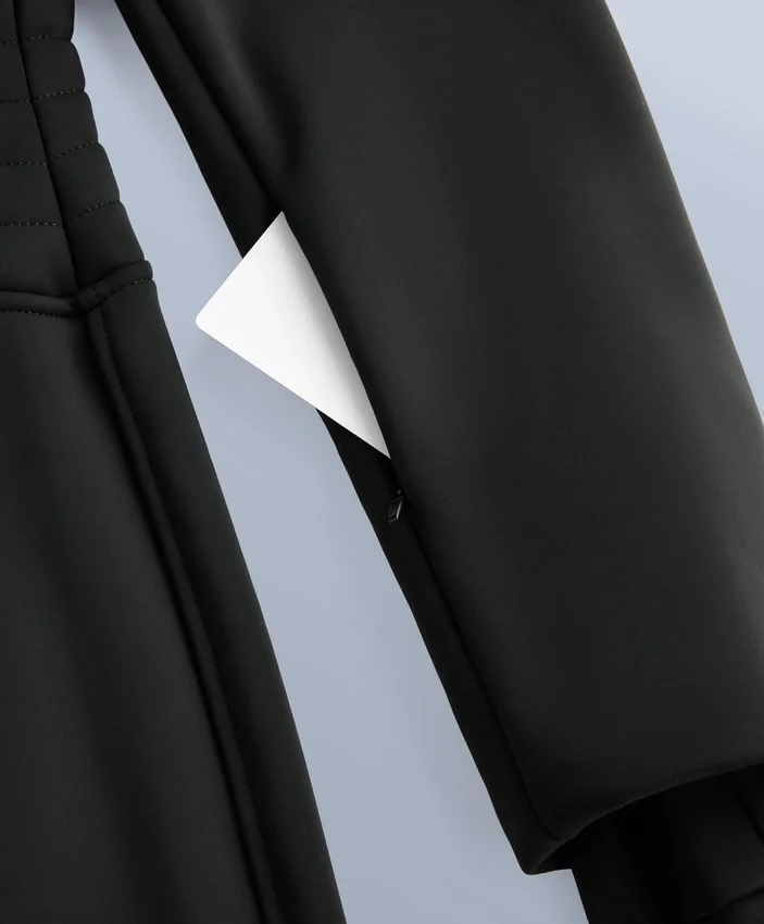 Wasserabweisender, figurbetonter Stretch-Jumpsuit für Skifahren Wasserabweisender, figurbetonter Stretch-Jumpsuit für Skifahren