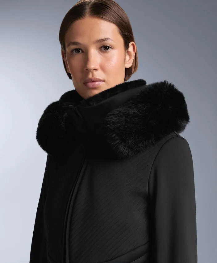 Wasserabweisender, figurbetonter Stretch-Jumpsuit für Skifahren Wasserabweisender, figurbetonter Stretch-Jumpsuit für Skifahren