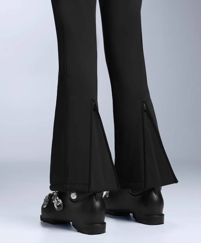 Wasserabweisender, figurbetonter Stretch-Jumpsuit für Skifahren Wasserabweisender, figurbetonter Stretch-Jumpsuit für Skifahren
