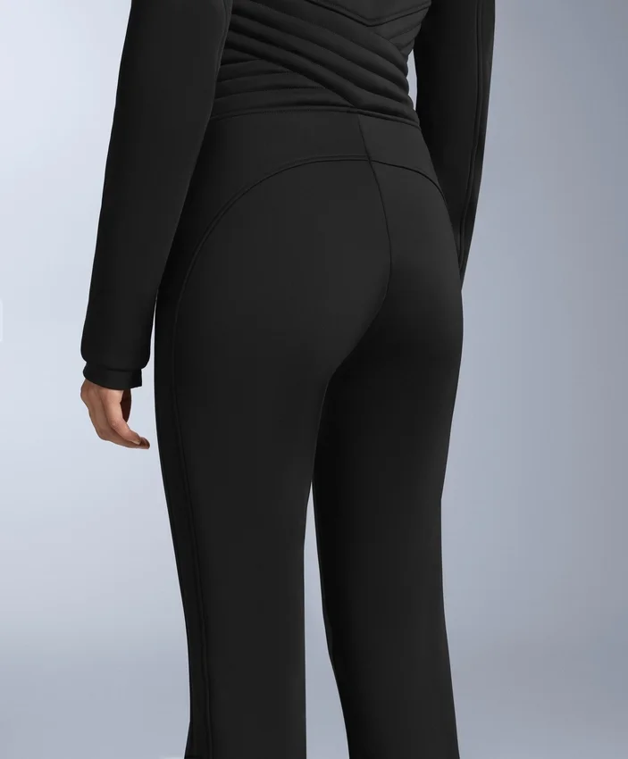Wasserabweisender, figurbetonter Stretch-Jumpsuit für Skifahren Wasserabweisender, figurbetonter Stretch-Jumpsuit für Skifahren