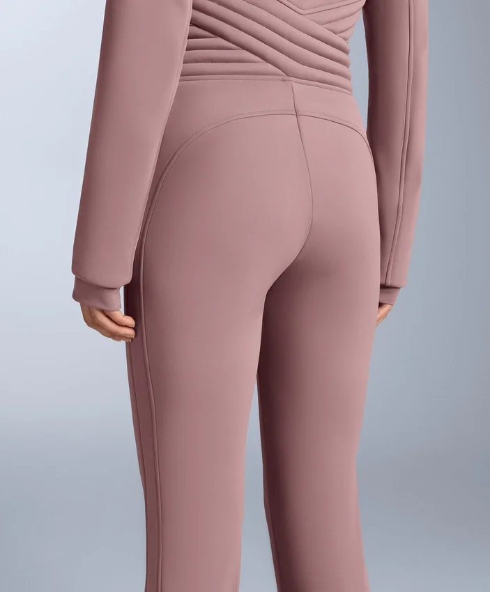 Wasserabweisender, figurbetonter Stretch-Jumpsuit für Skifahren Wasserabweisender, figurbetonter Stretch-Jumpsuit für Skifahren