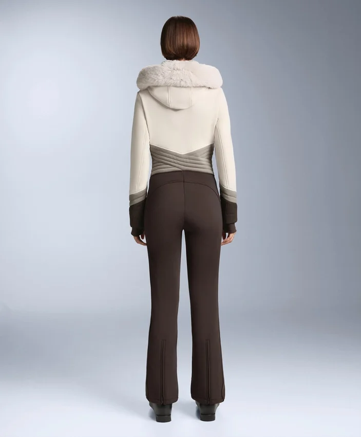 Wasserabweisender, figurbetonter Stretch-Ski-Jumpsuit im Colour-Block-Design Wasserabweisender, figurbetonter Stretch-Ski-Jumpsuit im Colour-Block-Design