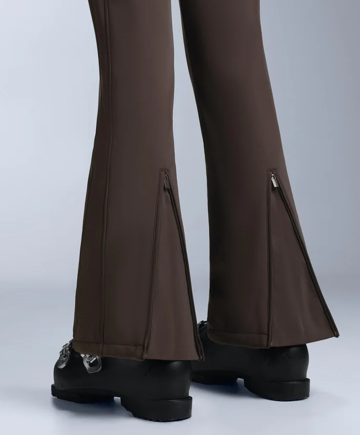 Wasserabweisender, figurbetonter Stretch-Ski-Jumpsuit im Colour-Block-Design Wasserabweisender, figurbetonter Stretch-Ski-Jumpsuit im Colour-Block-Design