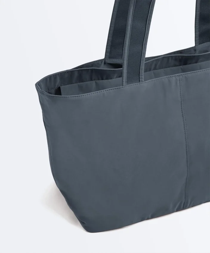 Weiche Shopper-Tasche mit Reißverschluss Weiche Shopper-Tasche mit Reißverschluss