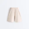 Weit geschnittene, gestreifte Bermudashorts mit Falten