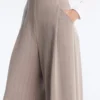 Weit geschnittene, gestreifte Hose aus Soft Touch-Modal Weit geschnittene, gestreifte Hose aus Soft Touch-Modal