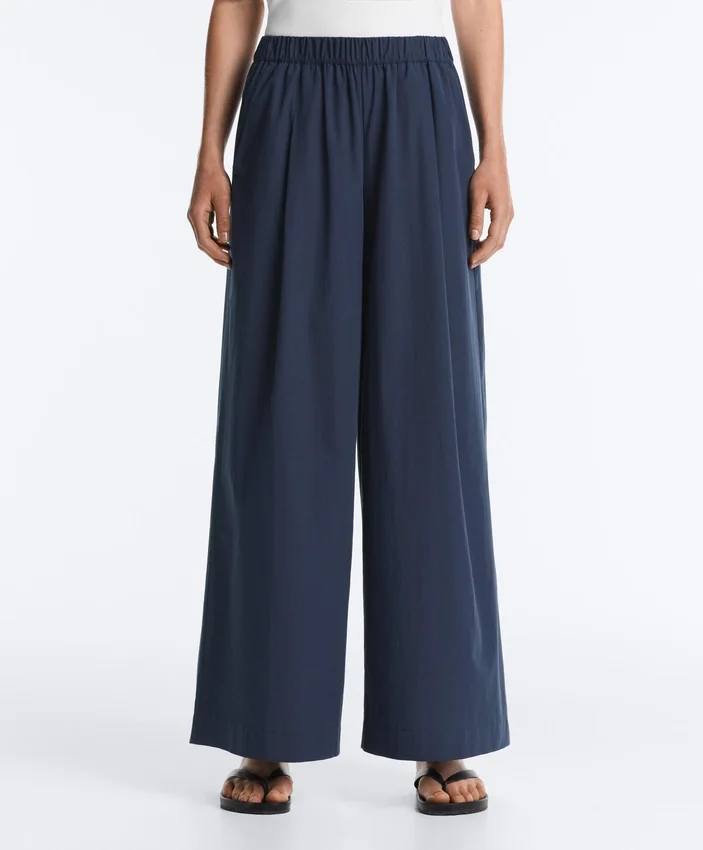Weit geschnittene Hose aus 100 % Baumwollpopeline Weit geschnittene Hose aus 100 % Baumwollpopeline