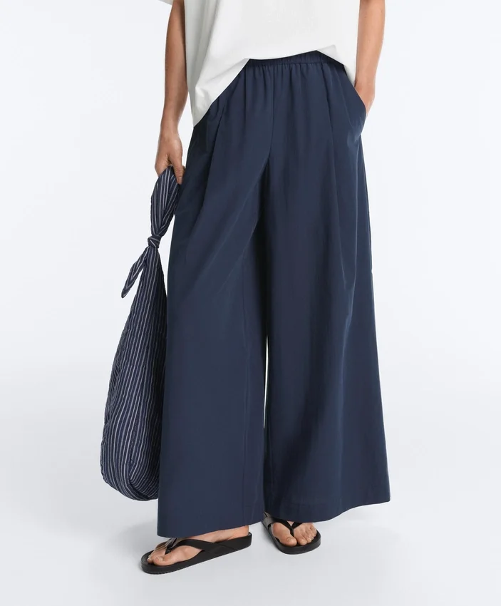 Weit geschnittene Hose aus 100 % Baumwollpopeline Weit geschnittene Hose aus 100 % Baumwollpopeline