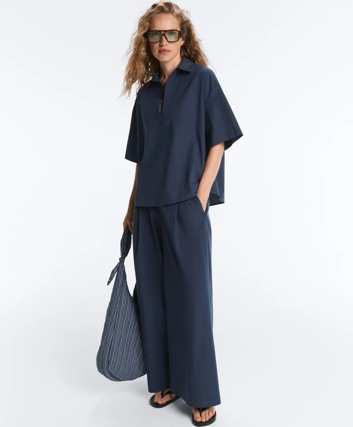 Weit geschnittene Hose aus 100 % Baumwollpopeline Weit geschnittene Hose aus 100 % Baumwollpopeline